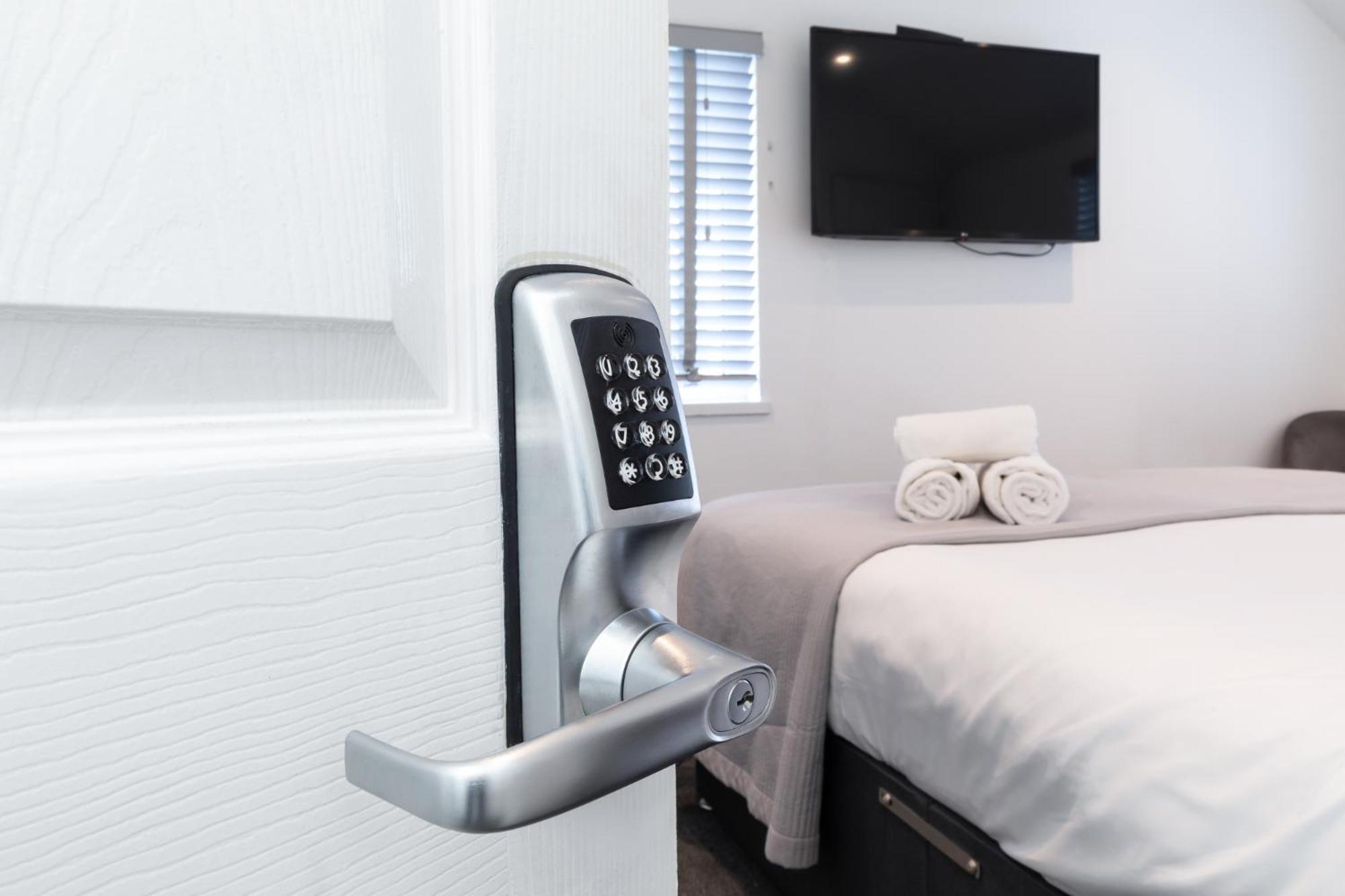 The Nook - Self Serviced Accommodation เซนต์ไอฟส์ ภายนอก รูปภาพ